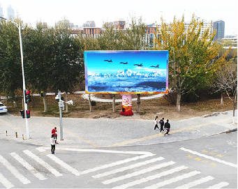 色达户外大屏广告投放要点。